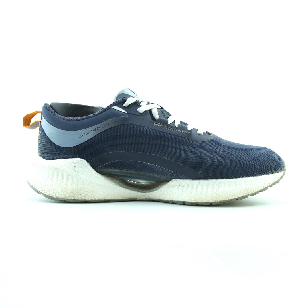 LI-NING SUPER LIGHT XIX