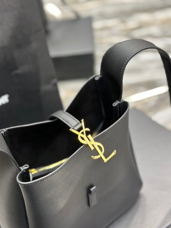 Amelia - YSL Bag - 3969