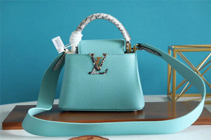 Fan Fashion Lu-Vi bags - 8343