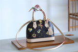 Fan Fashion Lu-Vi bags - 8257