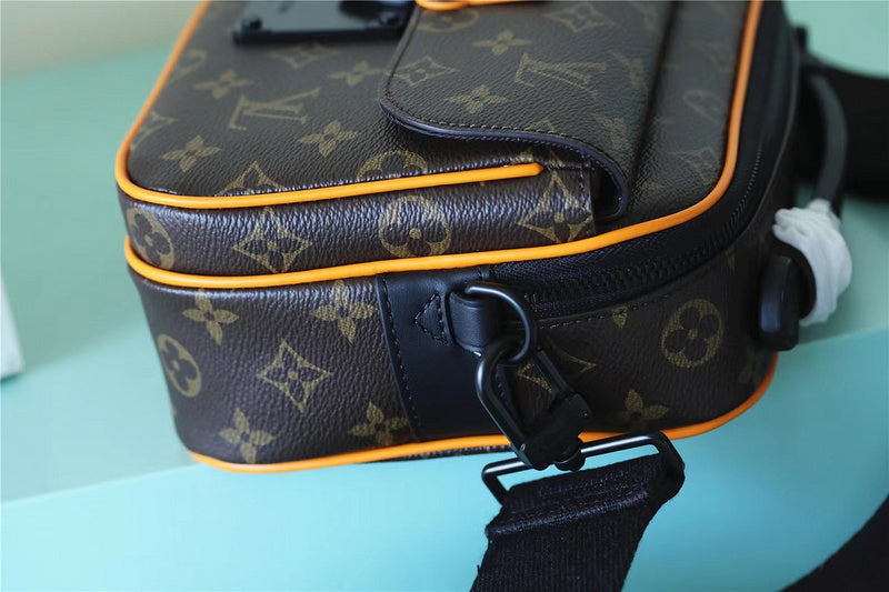 Fan Fashion Lu-Vi bags - 9910