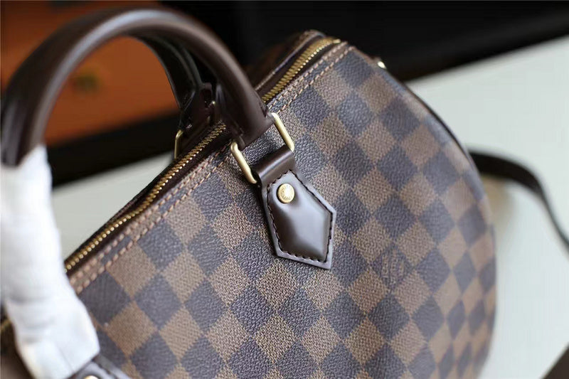 Fan Fashion Lu-Vi bags - 8150