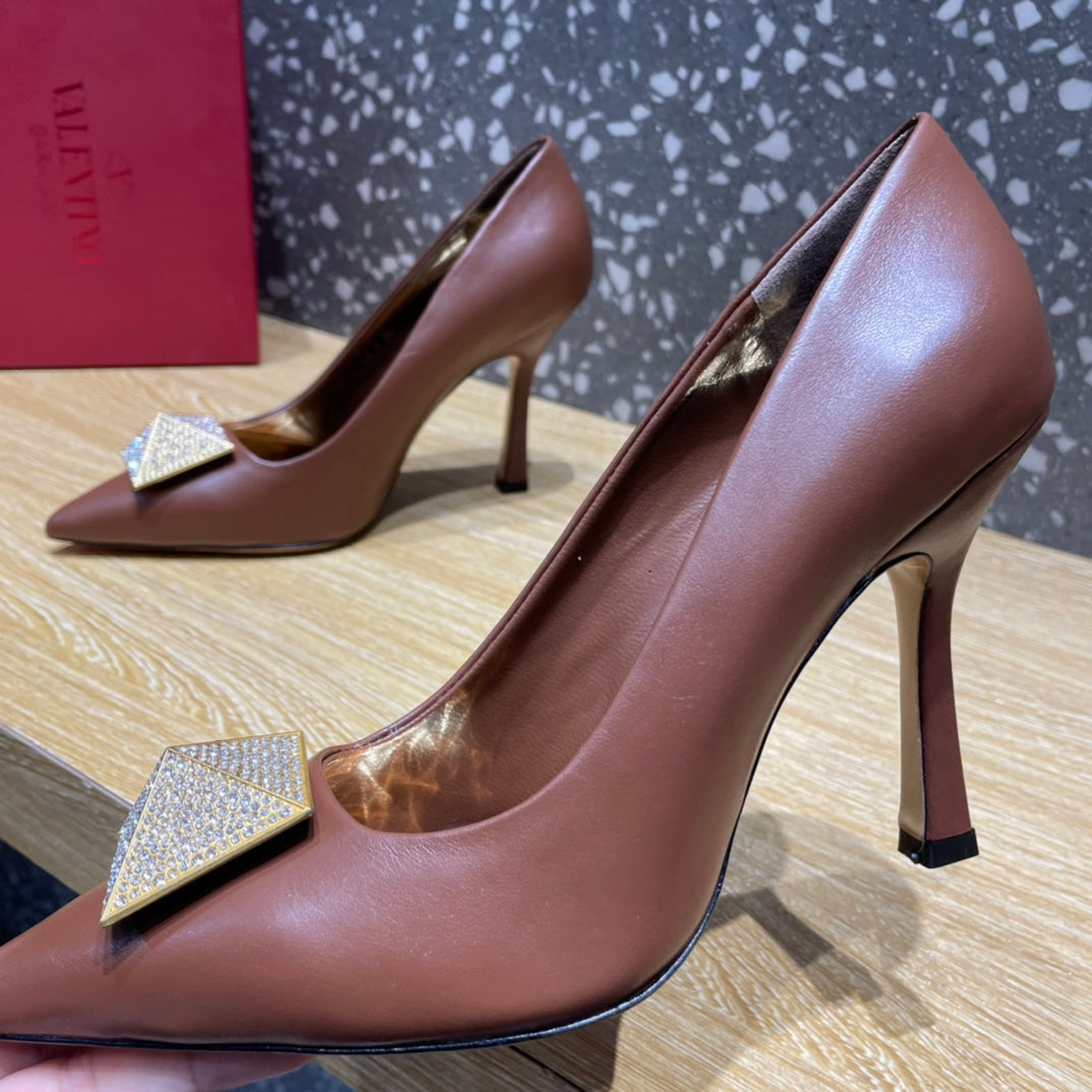 VAL -  Garavani One Stud Pump With Maxi Stud Crystals Brown For Women WS0FH8XIC
