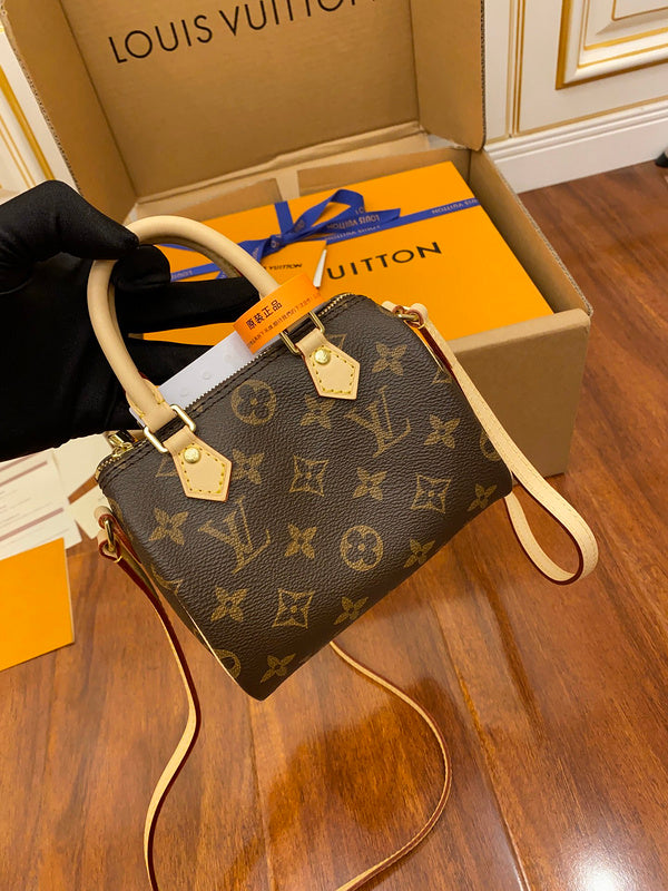 Fan Fashion Lu-Vi bags - 17237