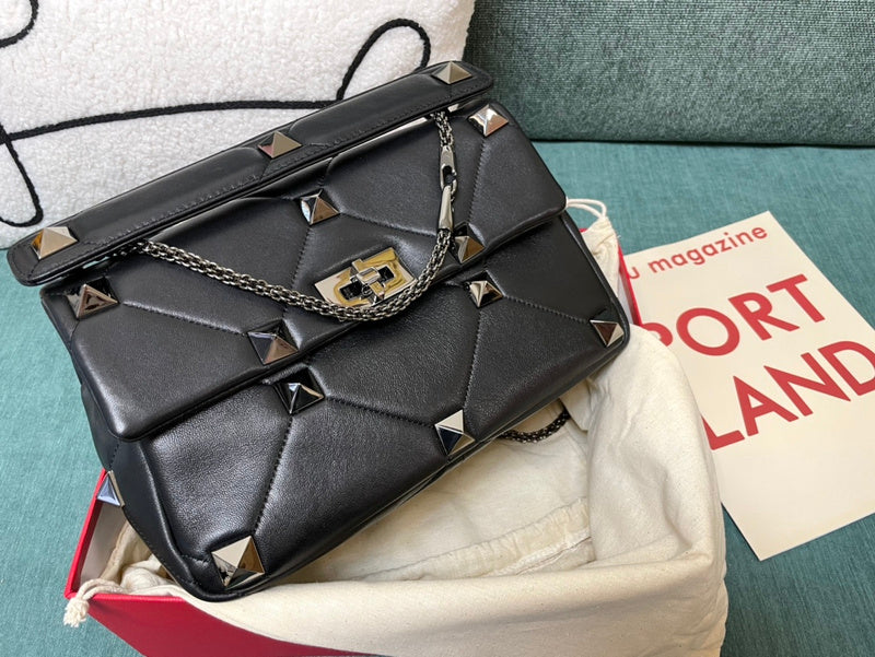 Amelia's Bag Gallery - VEL Bags - 360