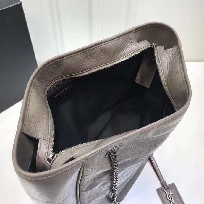 Amelia - YSL Bag - 2765