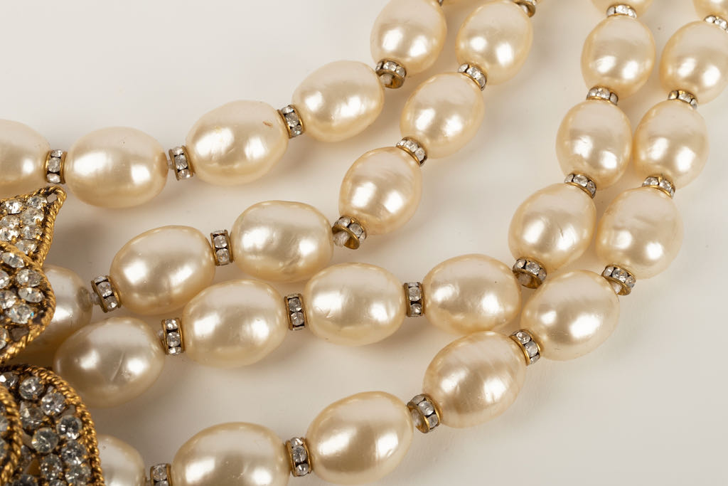 Collier camélia Chanel