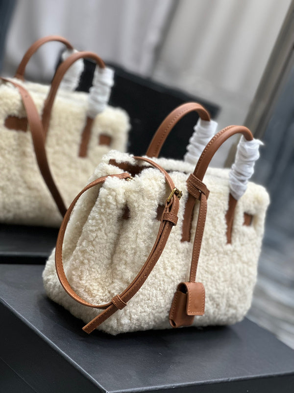 Amelia - YSL Bag - 3937