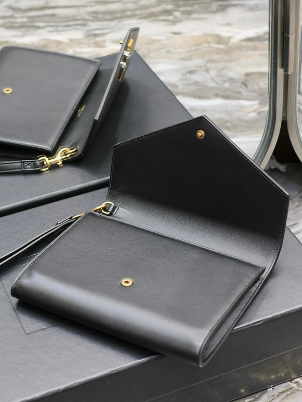 Amelia - YSL Bag - 2364
