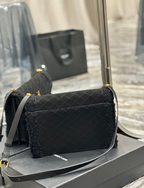 Amelia - YSL Bag - 3931
