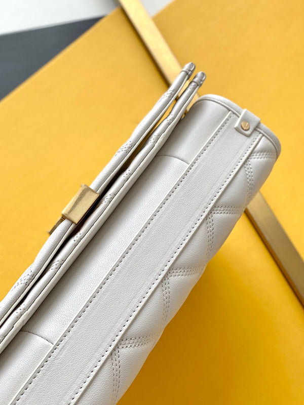 Amelia - YSL Bag - 3681