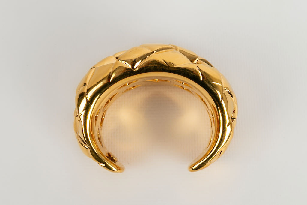Manchette en métal doré Chanel