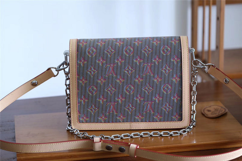 Fan Fashion Lu-Vi bags - 8145