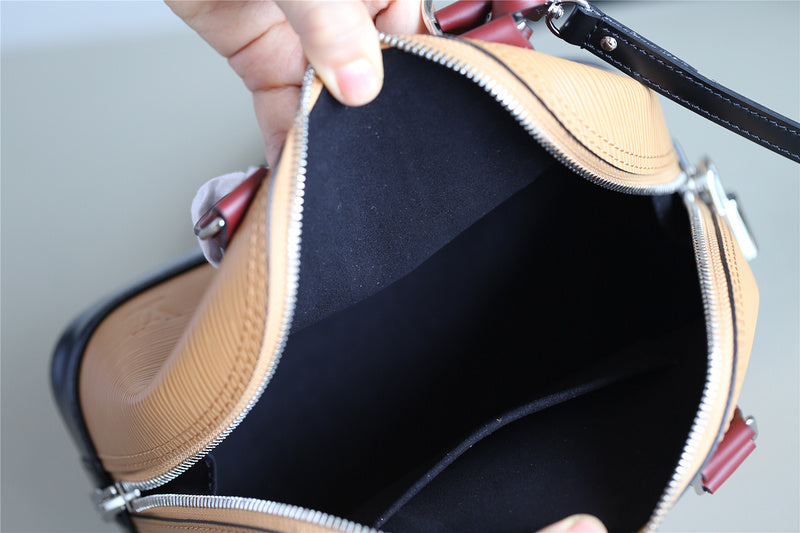 Fan Fashion Lu-Vi bags - 8263