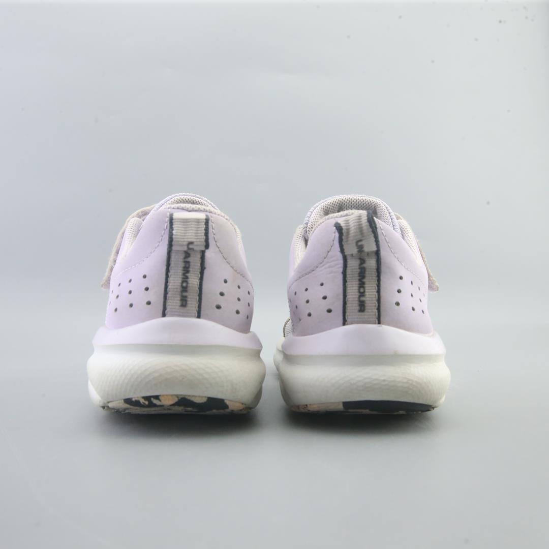 UNDER ARMOUR ASSERT 8