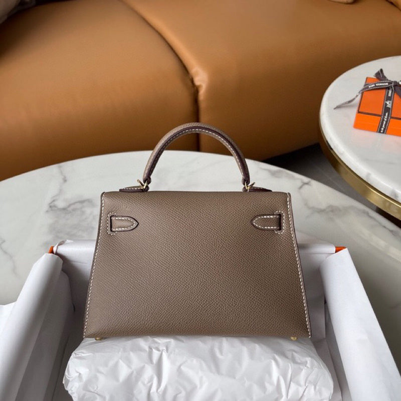 Amelia - HMS Bags - 1772