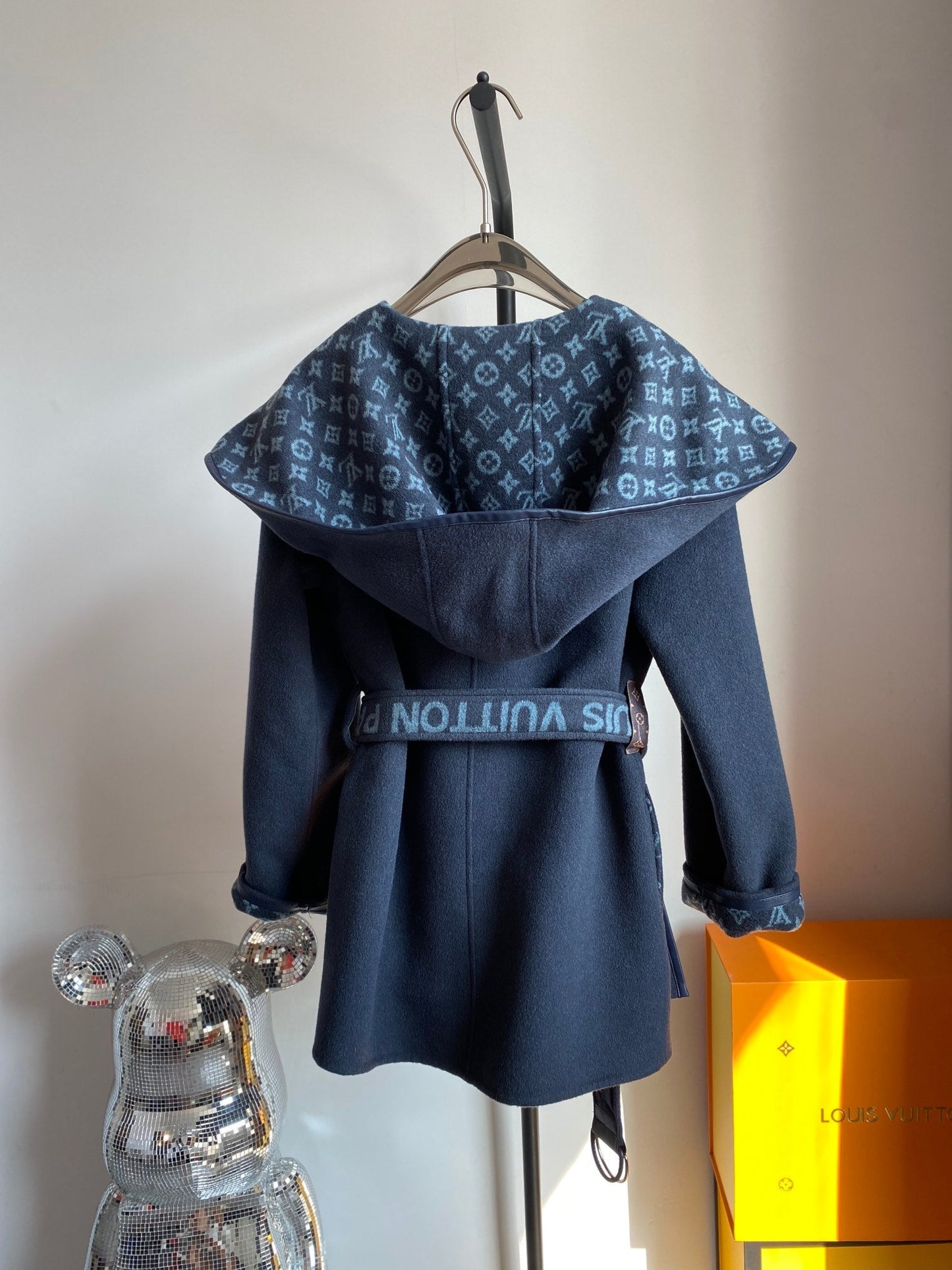 Luxury Louis Vuitton  Wrap Coat 039