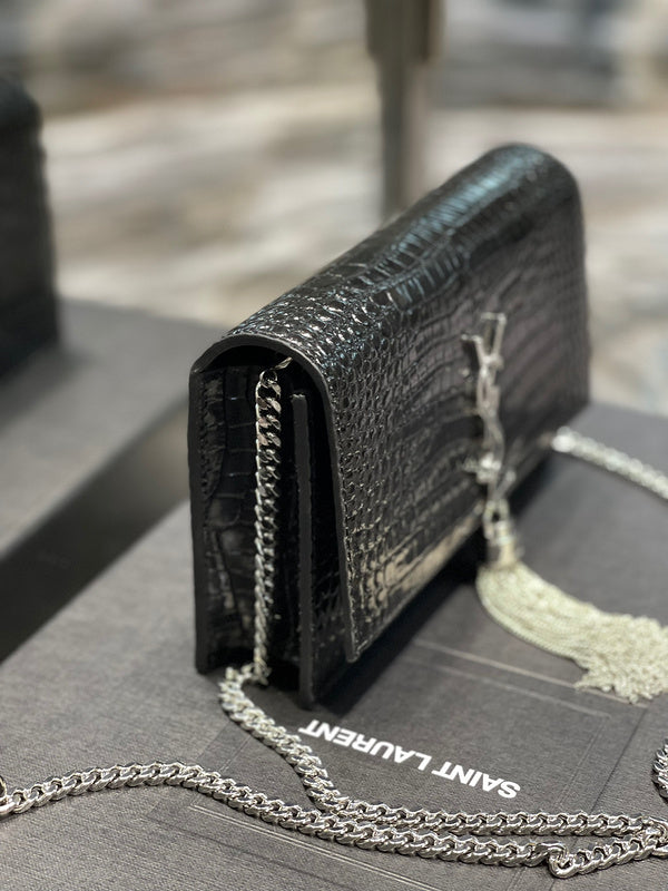 Amelia - YSL Bag - 1938