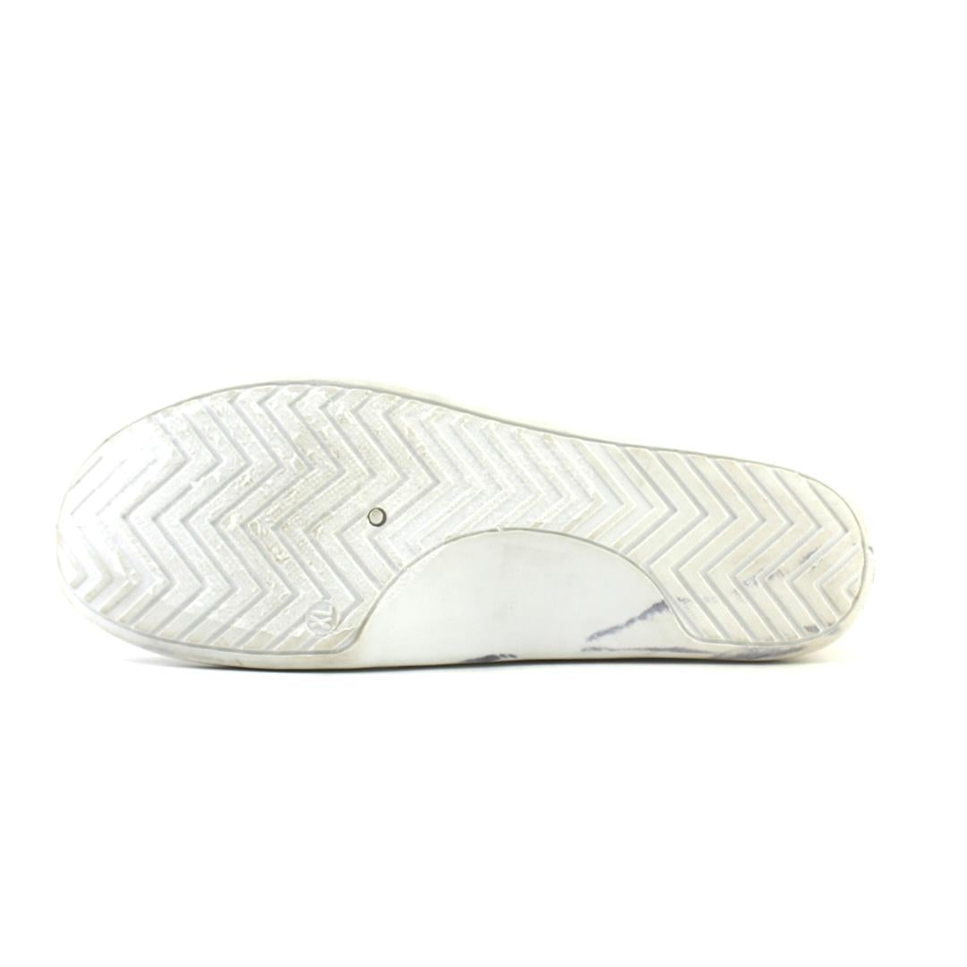 SOLE MATES .