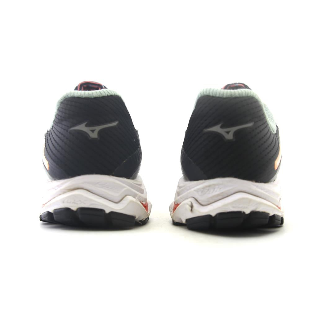 MIZUNO WAVE INSPIRE 15