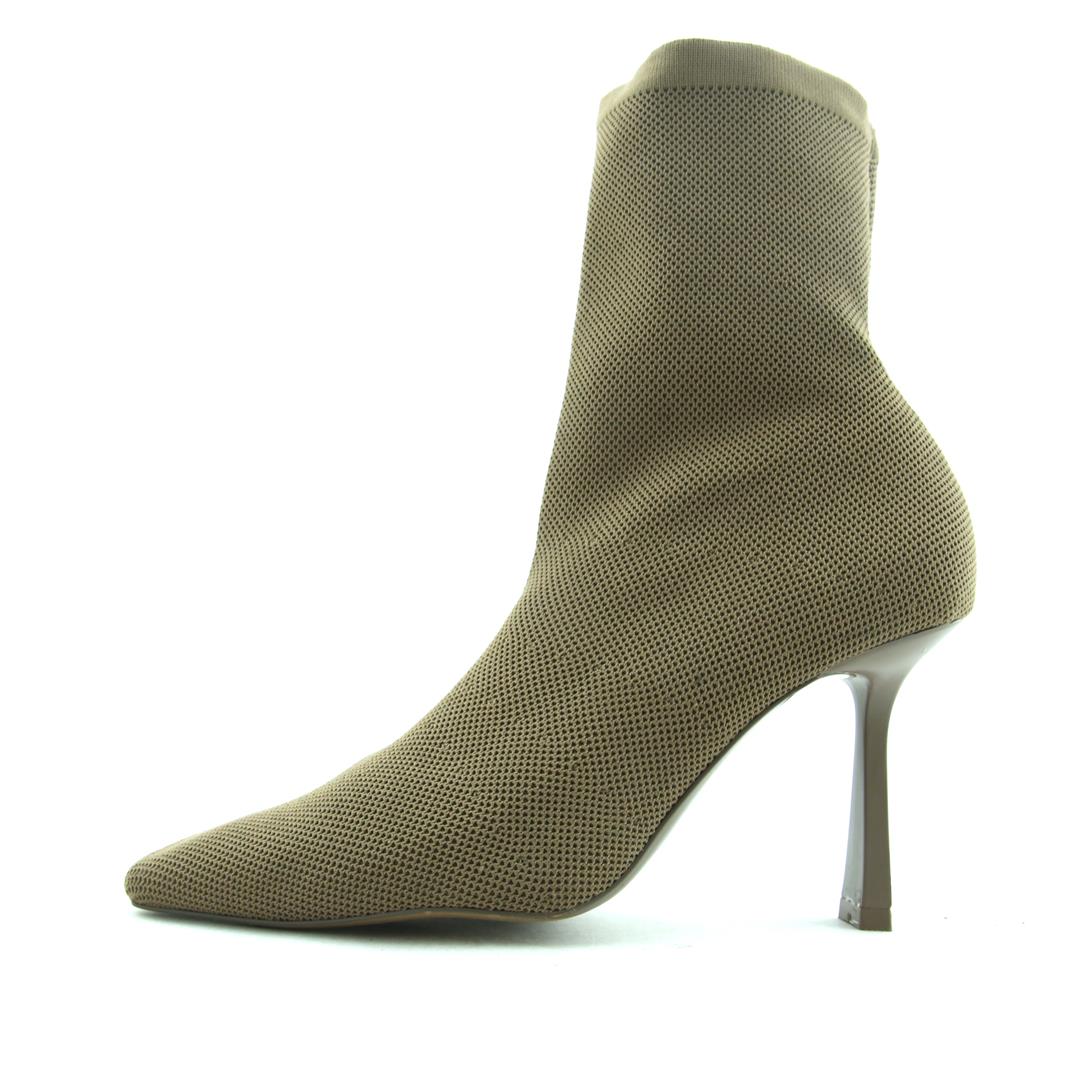 ZARA. .