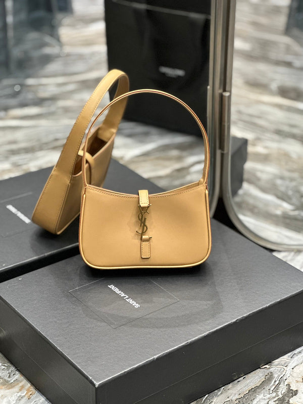 Amelia - YSL Bag - 2495