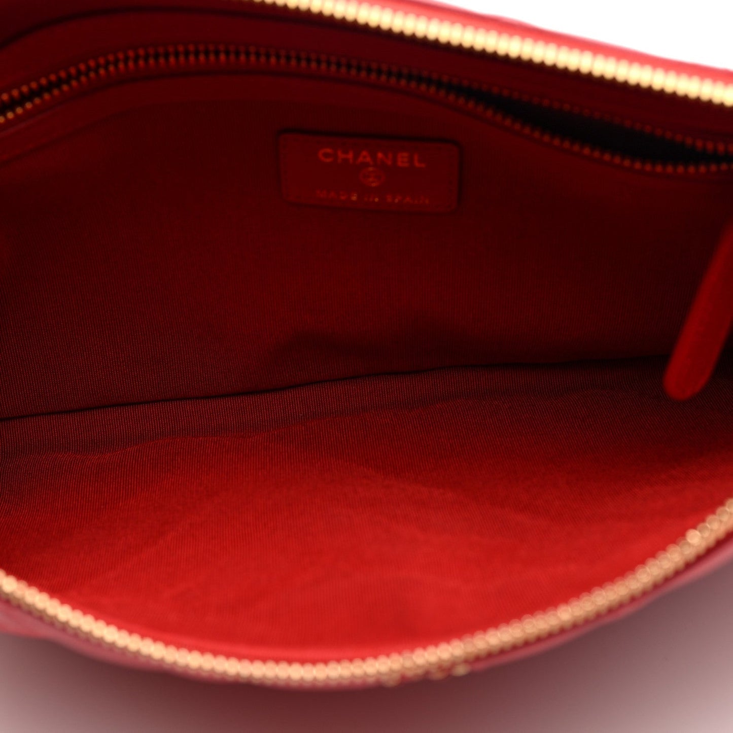 Amelia Lambskin Quilted 19 Medium Cosmetic Case Red