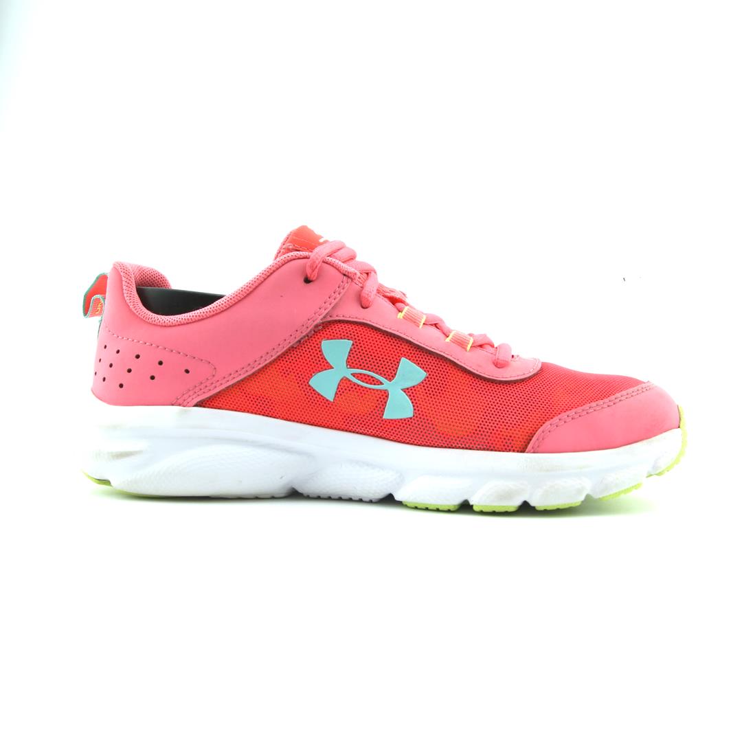 UNDER ARMOUR ASSERT 8