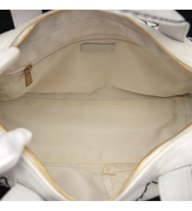 Chanel Wild Stitch Handbag White × Navy Stitch G Metal Fittings