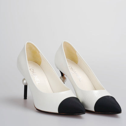 Chanel White Black Pumps with Pearl CC Logo 38