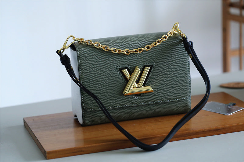 Fan Fashion Lu-Vi bags - 8523