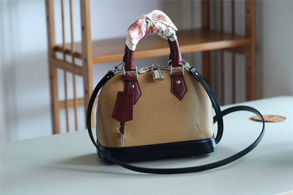 Fan Fashion Lu-Vi bags - 8263