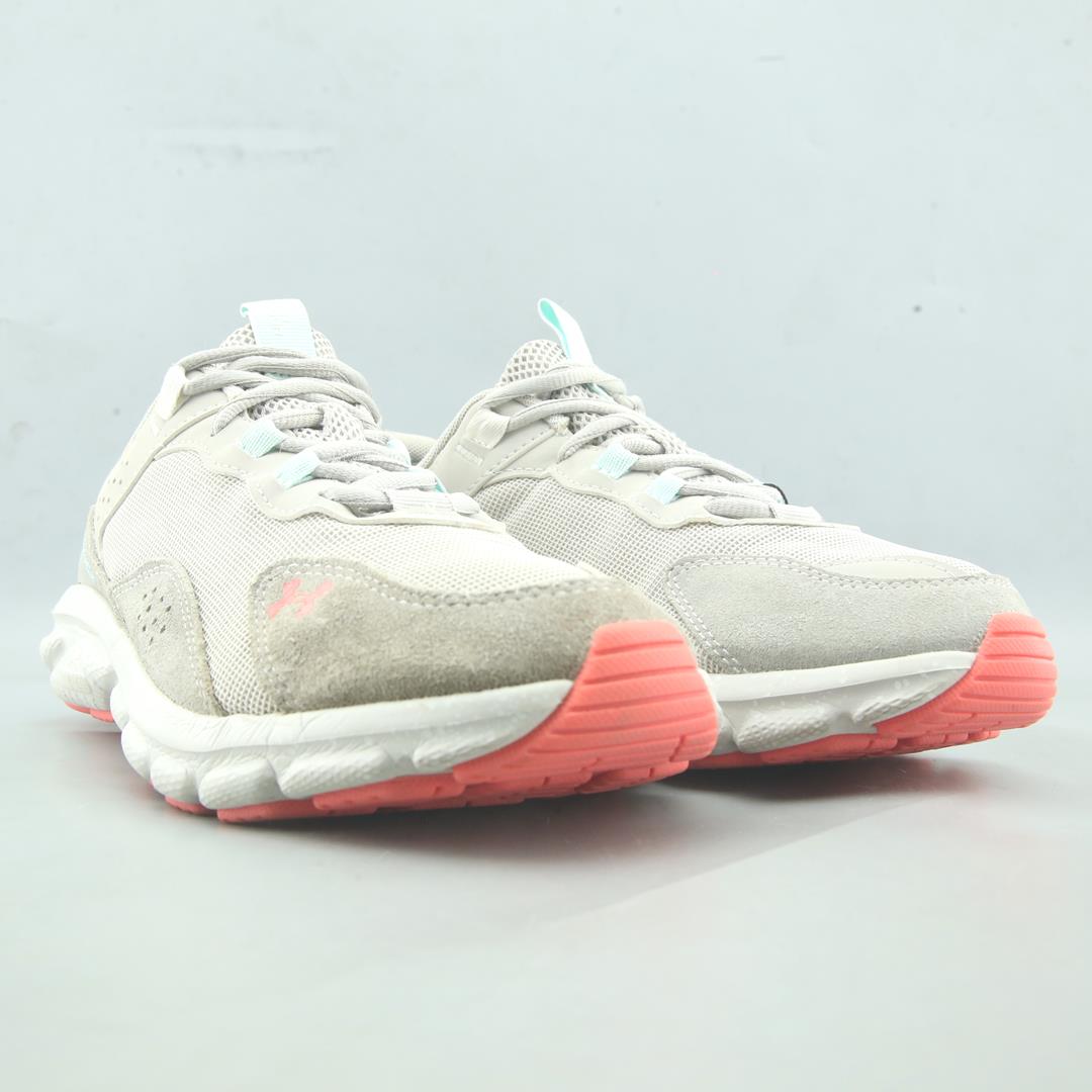 UNDER ARMOUR CHARGED VERSSERT SPECKLE
