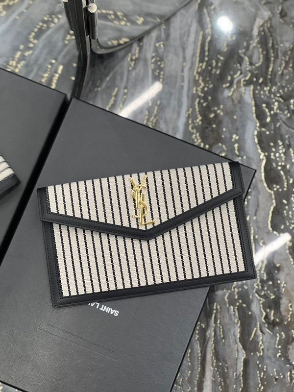 Amelia - YSL Bag - 4218