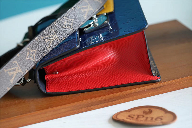Fan Fashion Lu-Vi bags - 8038