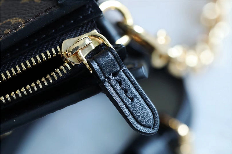 Fan Fashion Lu-Vi bags - 8200