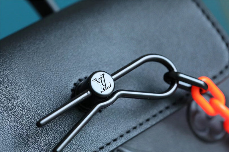 Fan Fashion Lu-Vi bags - 9620