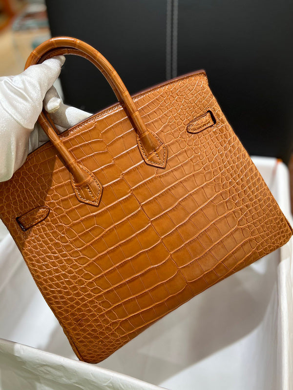 Amelia - HMS Bags - 1722