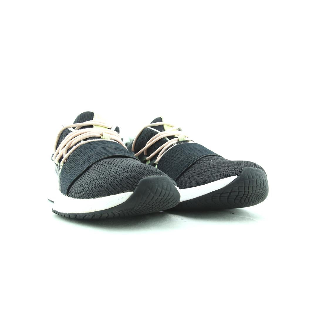 UNDER ARMOUR CHARGED BREATHE LACE