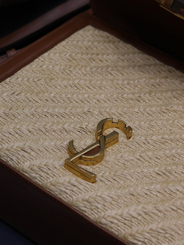 Amelia - YSL Bag - 1832