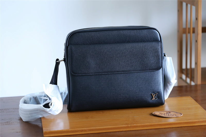 Fan Fashion Lu-Vi bags - 10483