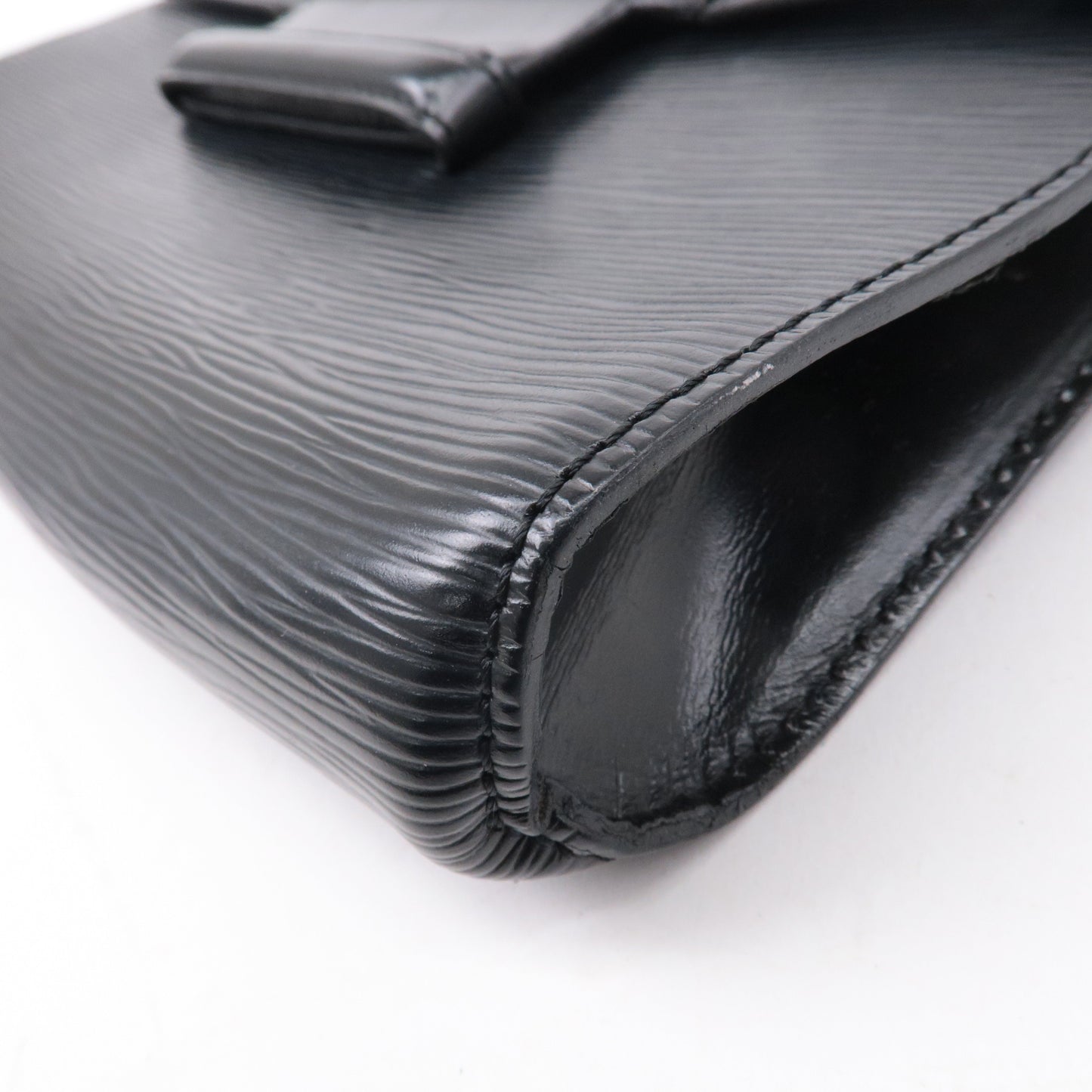 Louis Vuitton Epi Leather Chaillot Clutch Bag Black Noir M52542