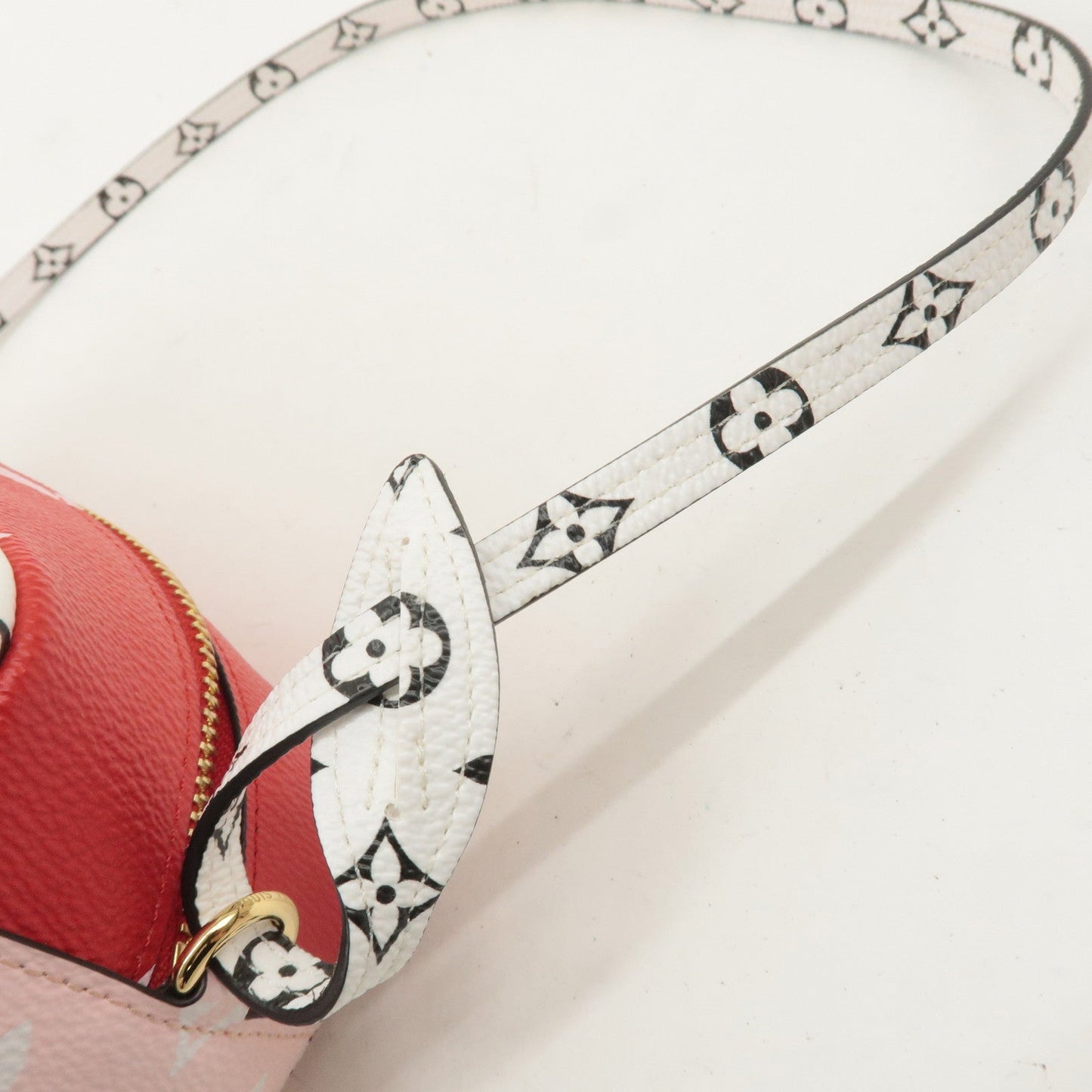 Louis Vuitton Monogram Giant Beach Pouch Shoulder Bag Rouge M67601