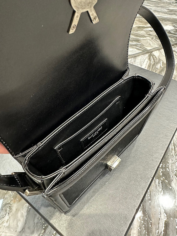 Amelia - YSL Bag - 3929