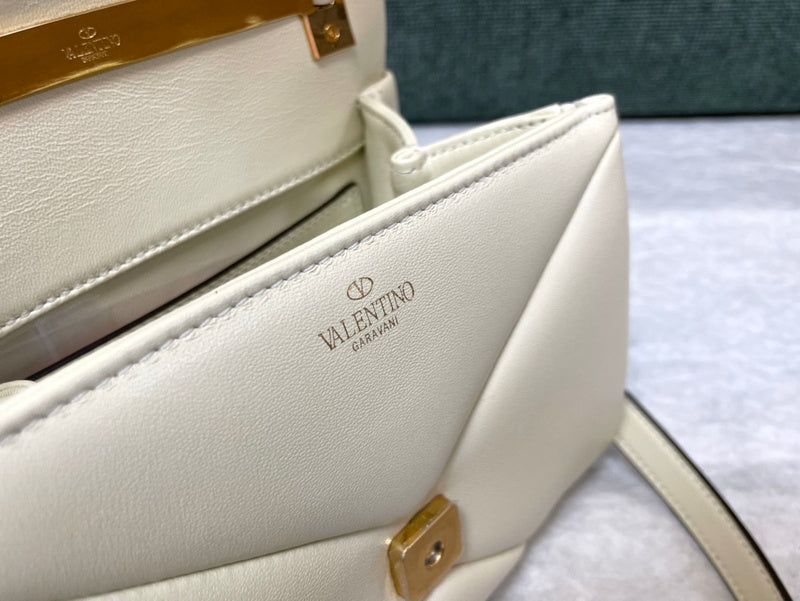Amelia's Bag Gallery - VEL Bags - 030