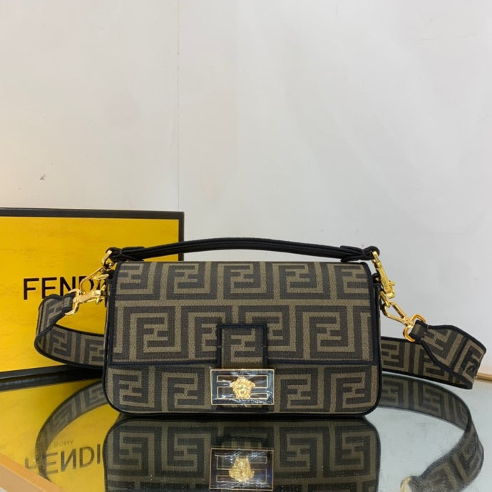 Amelia's Bag Gallery - VAR Bags - 197