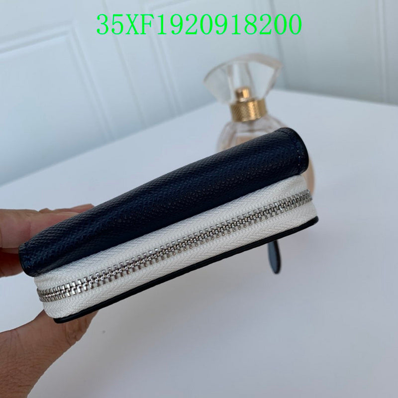 Amelia - CAH Wallet - 069