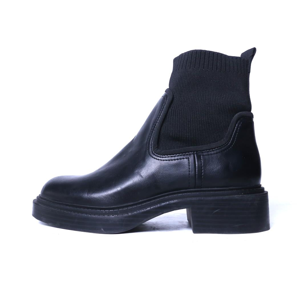 ZARA. .