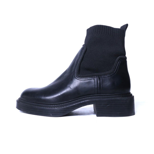 ZARA. .