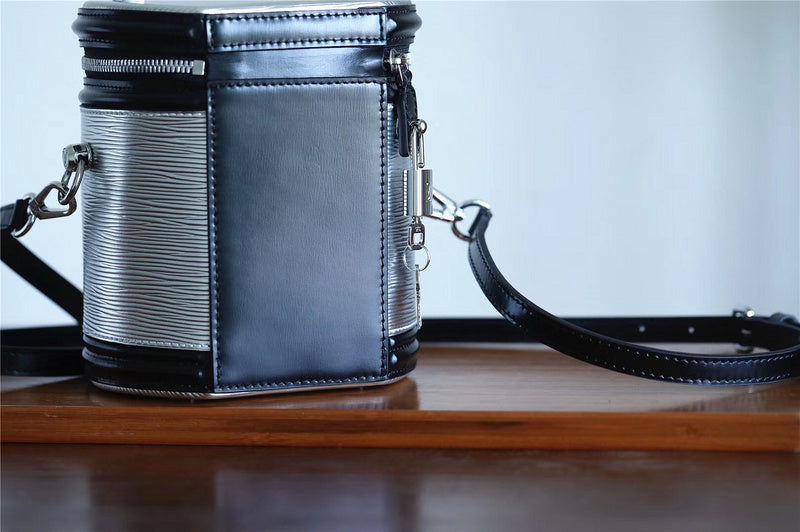 Fan Fashion Lu-Vi bags - 8611